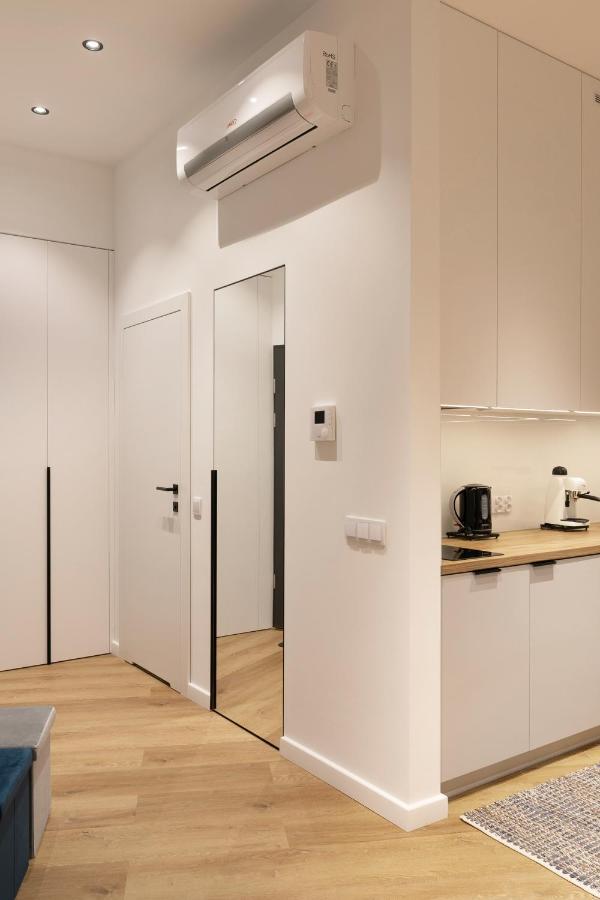 Modern Apartment With Air Conditioning, Old Town & Vistula River Krasków Exterior foto