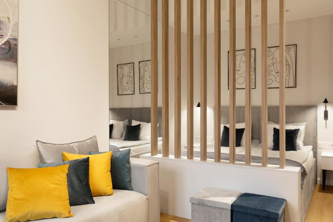 Modern Apartment With Air Conditioning, Old Town & Vistula River Krasków Exterior foto